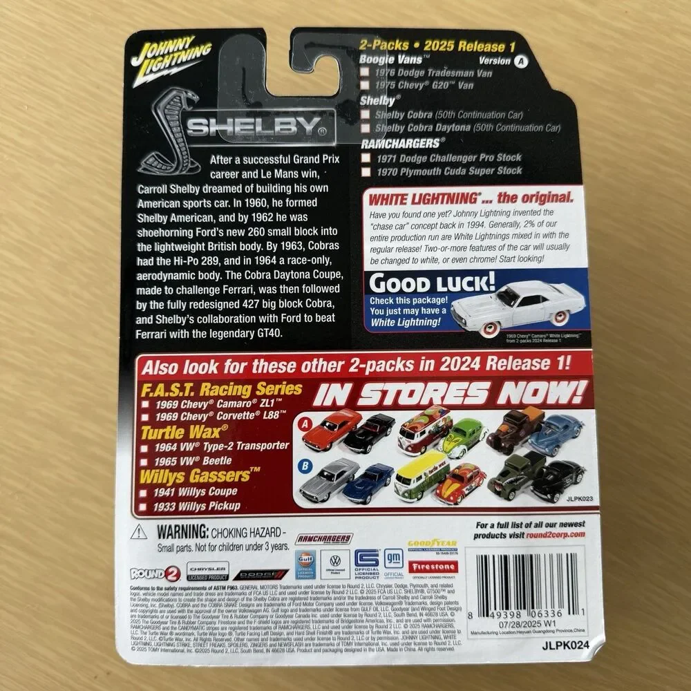 Johnny Lightning Die-Cast 2 Pack 1:64 1966 Shelby Cobra 427 & Daytona Chrome